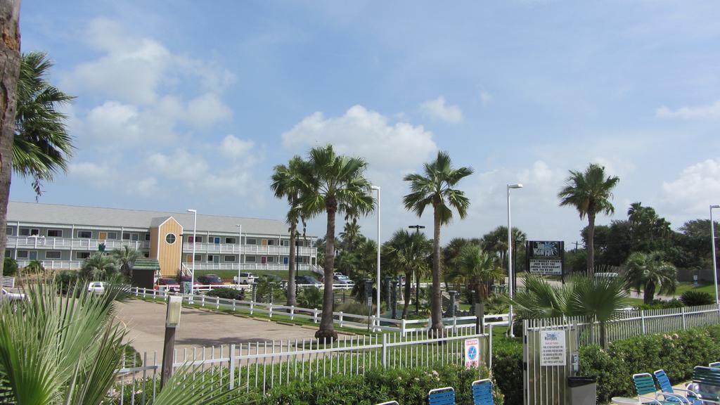 Inn At The Waterpark Galveston Exterior photo